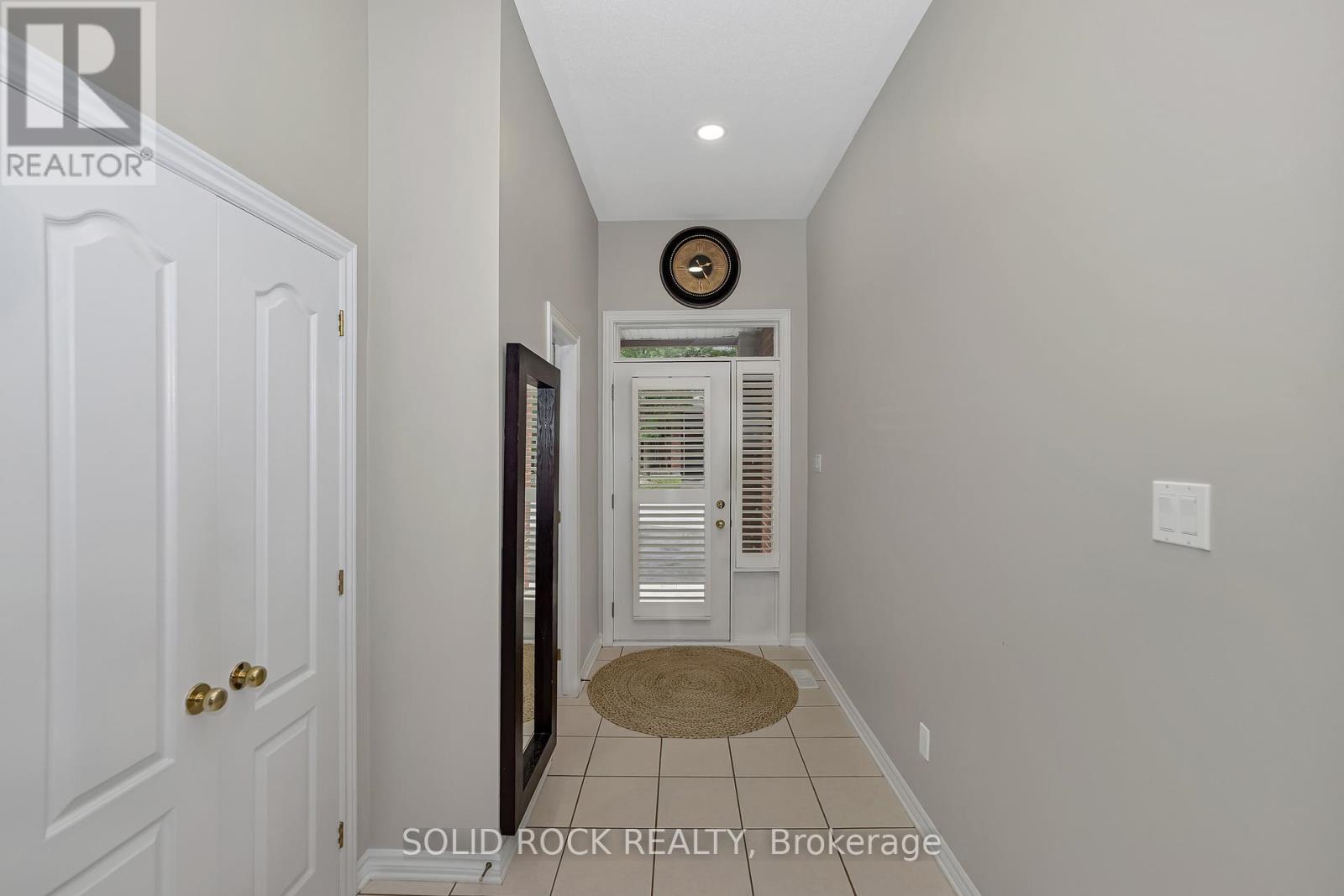Photo 24 of 411 Cache Bay Crescent E, Ottawa ON
