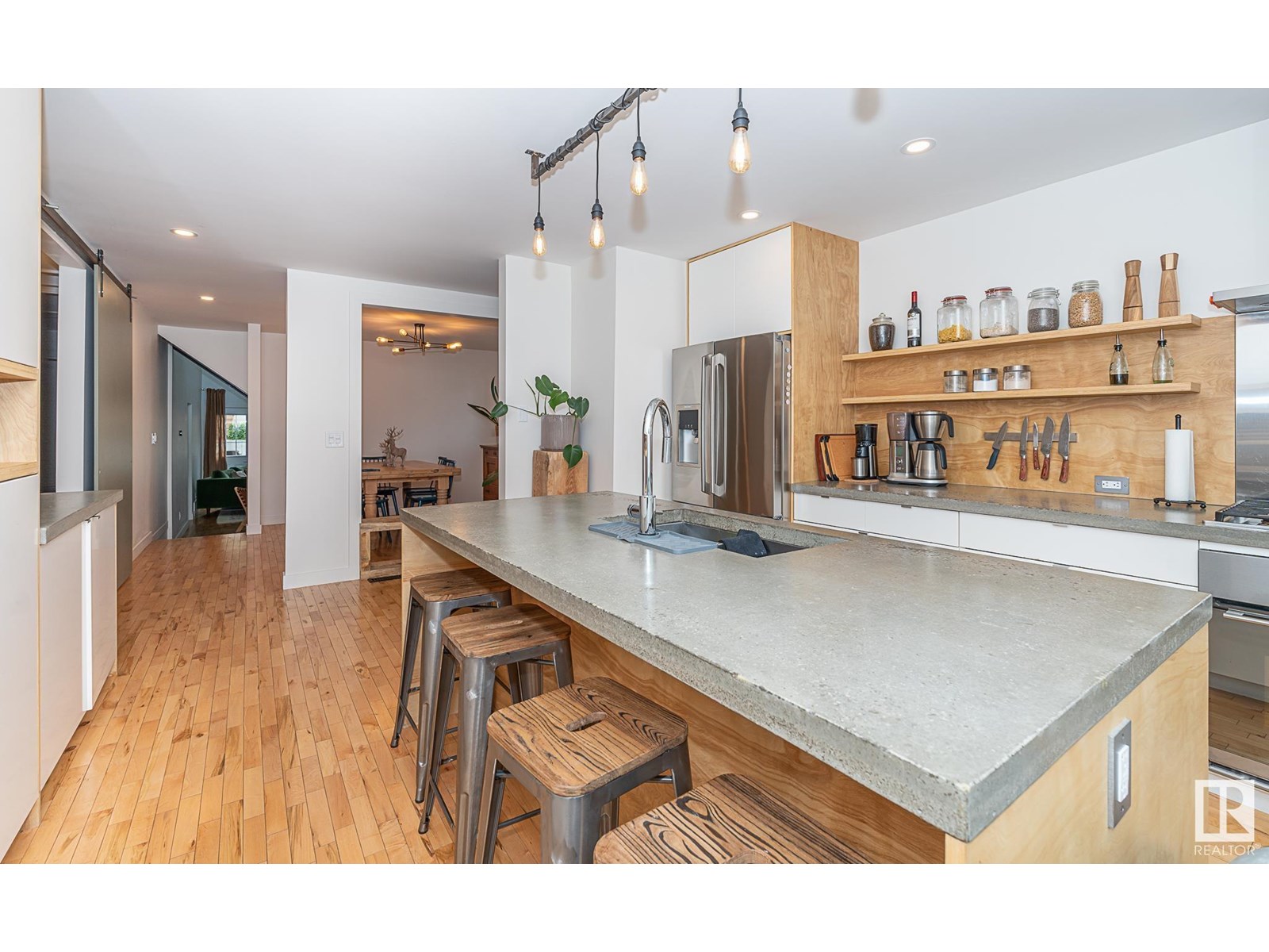 Photo 7 of 12211 42 A Av Nw, Edmonton AB