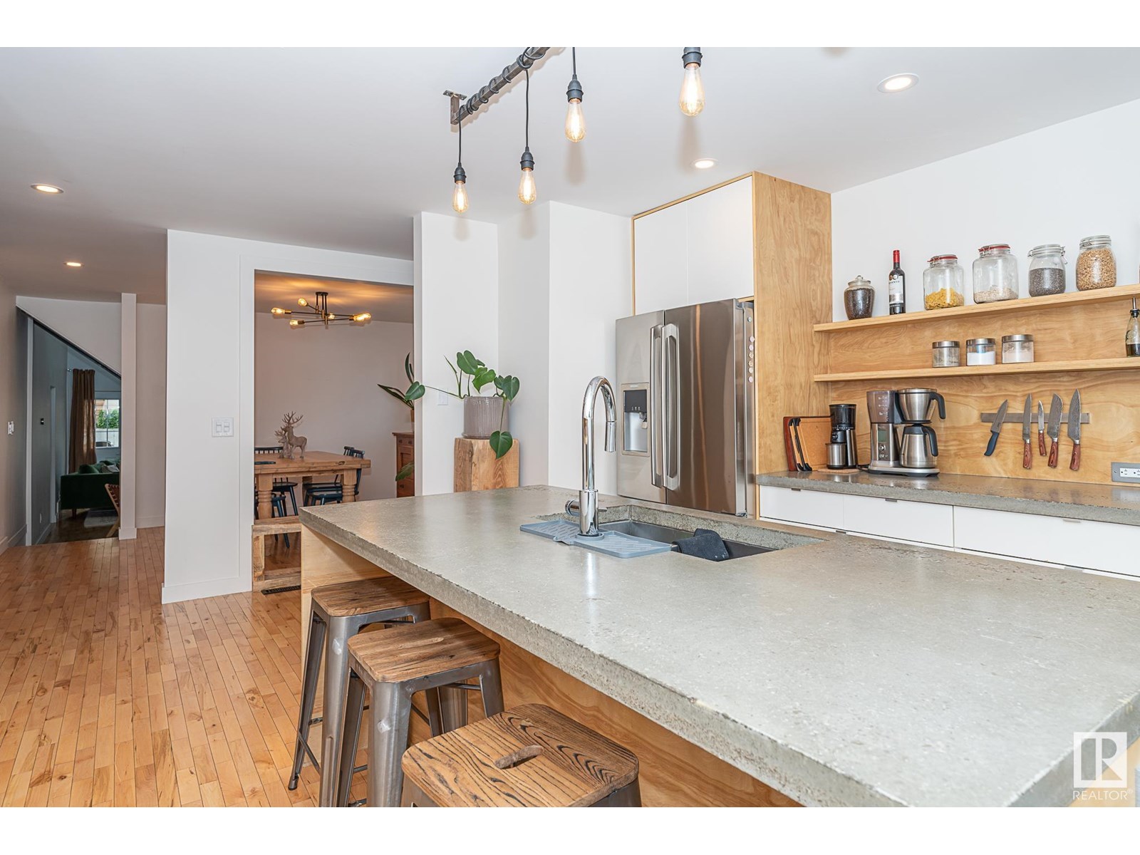Photo 8 of 12211 42 A Av Nw, Edmonton AB