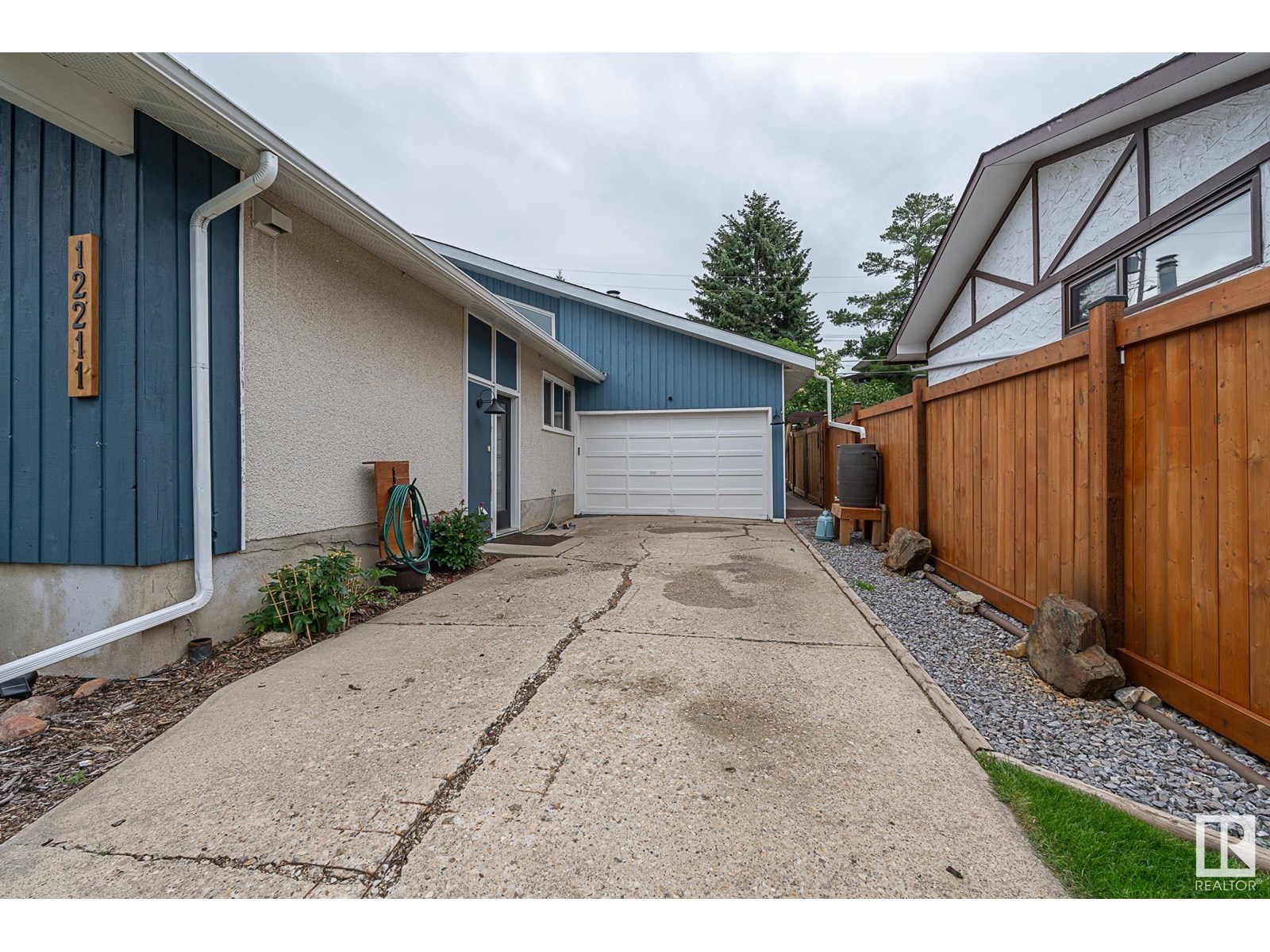 Photo 47 of 12211 42 A Av Nw, Edmonton AB