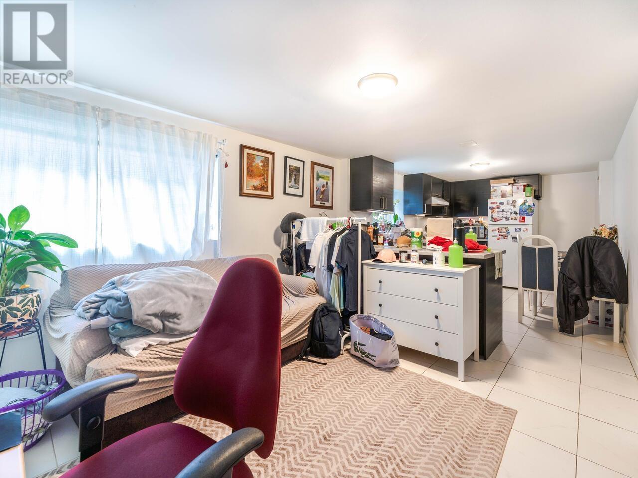2216 E 41ST AVENUE, Vancouver