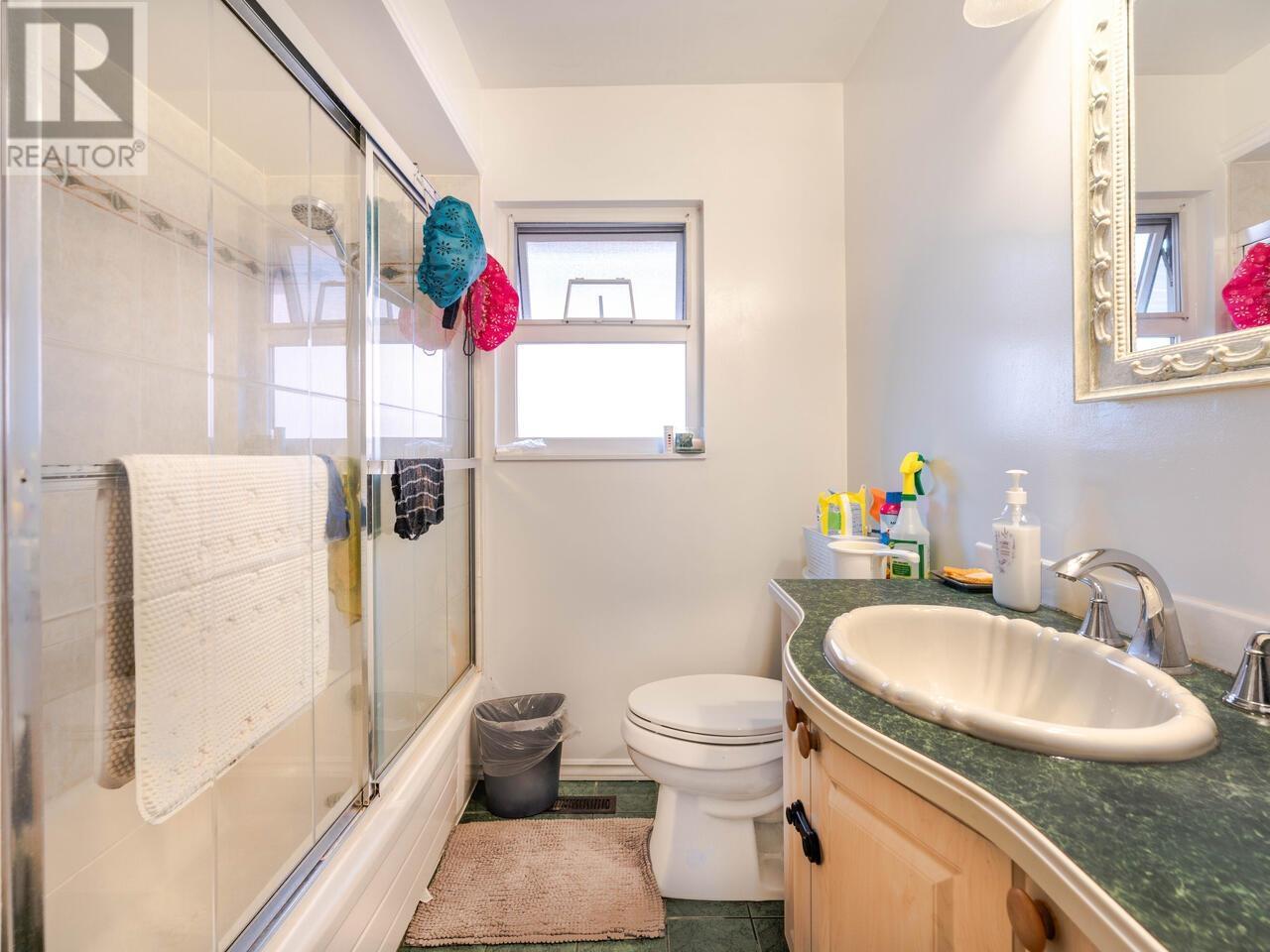 2216 E 41ST AVENUE, Vancouver