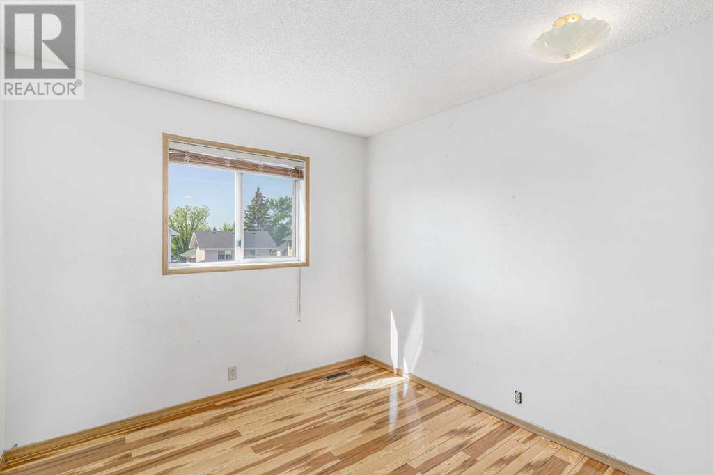 Single Family House for Sale in  Martinridge Grove NE Martindale Calgary 
