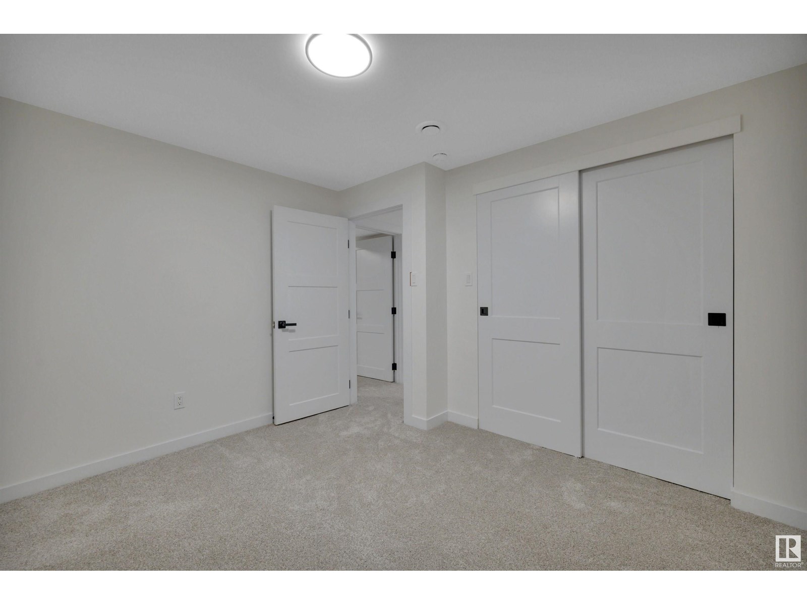 Photo 4 of 8619 80 St Nw, Edmonton AB