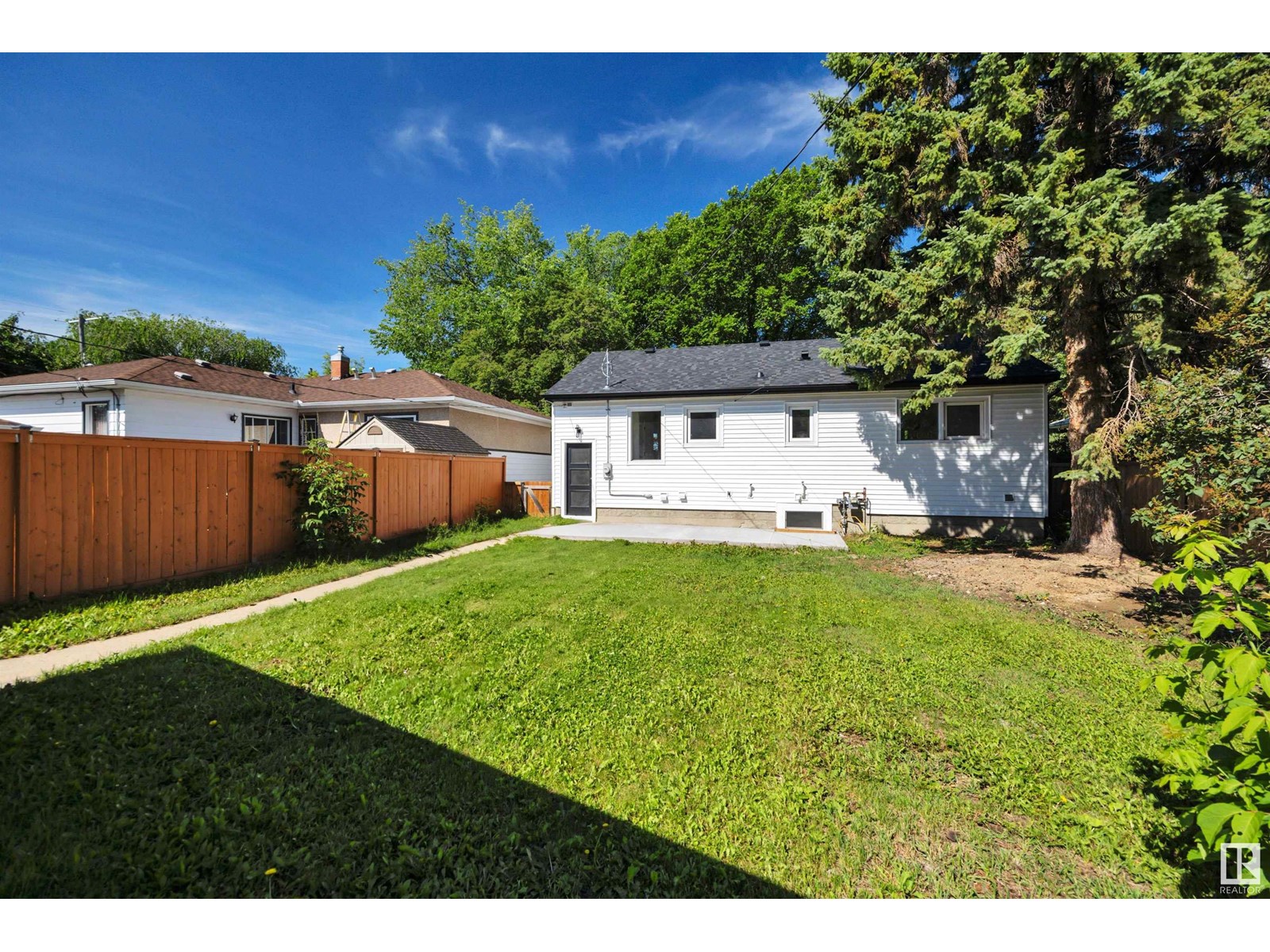 Photo 11 of 8619 80 St Nw, Edmonton AB