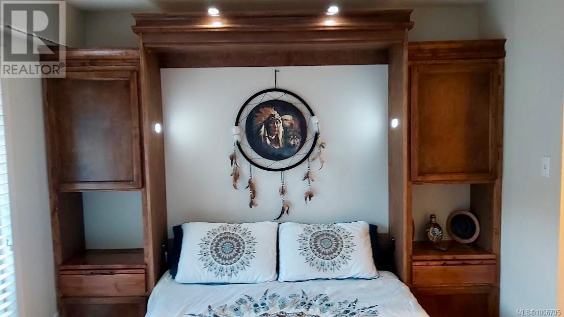 99 McKay Cres, Port Alice