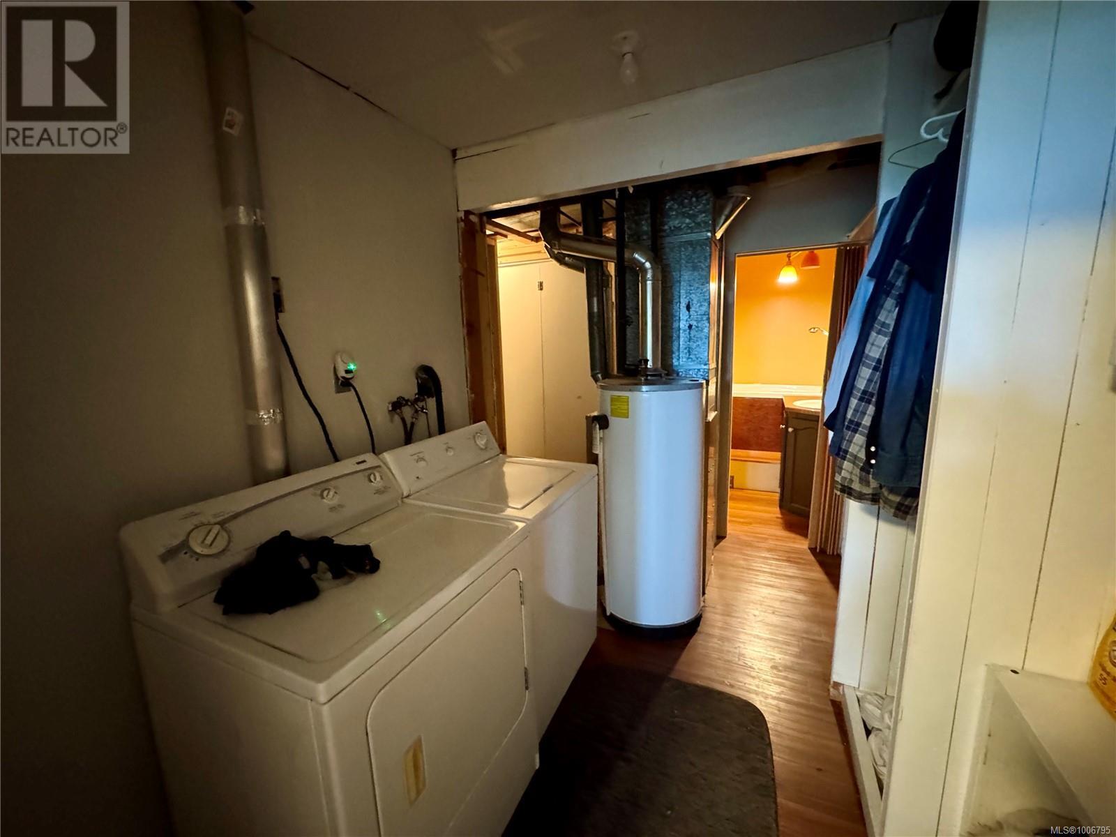 99 McKay Cres, Port Alice