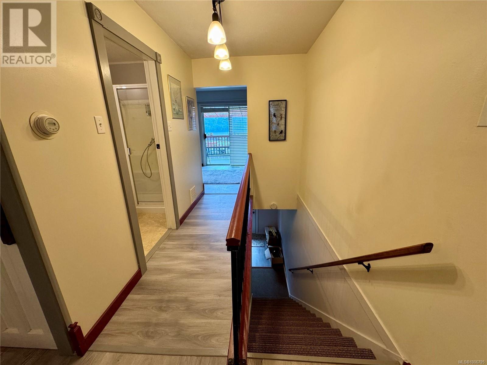 99 McKay Cres, Port Alice