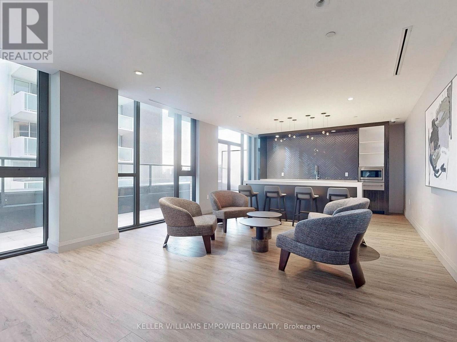 Photo 40 of 219 293 The Kingsway, Toronto ON