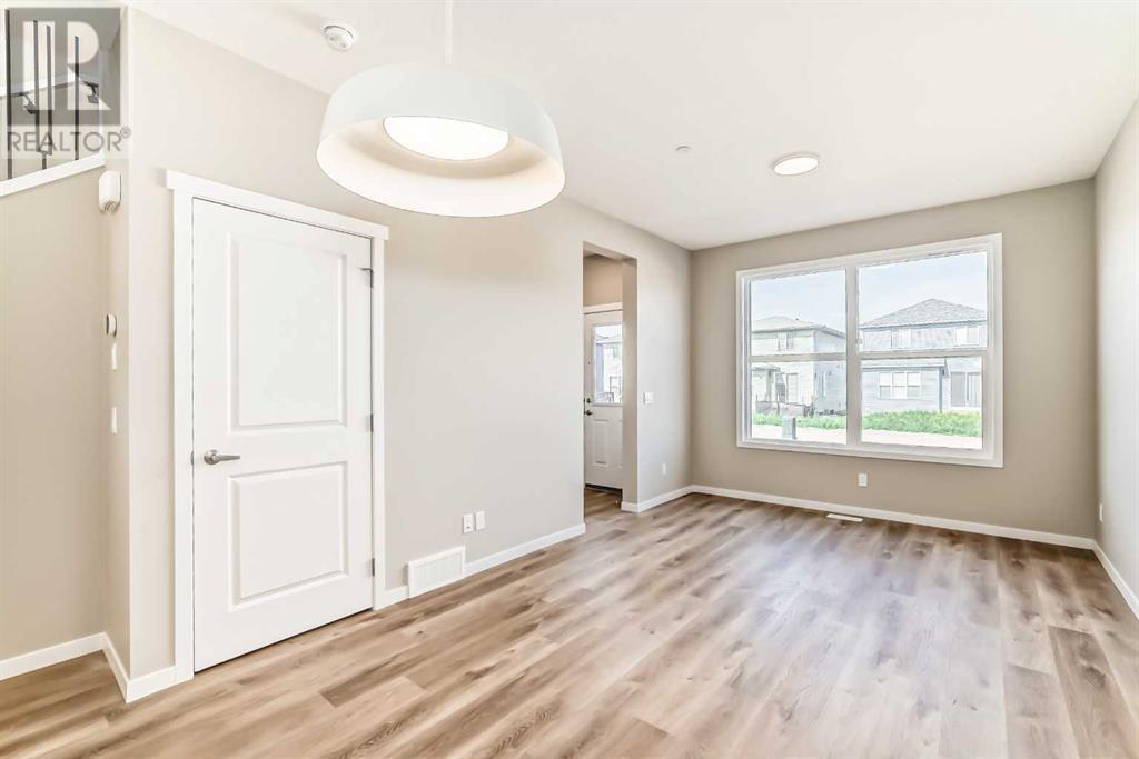 Single Family House for Sale in  Hotchkiss Drive SE Hotchkiss Calgary 