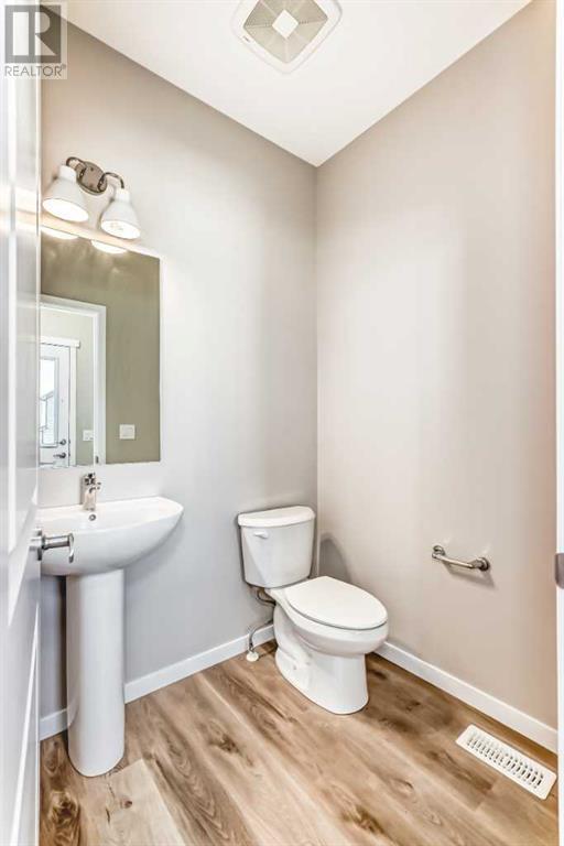 Single Family House for Sale in  Hotchkiss Drive SE Hotchkiss Calgary 