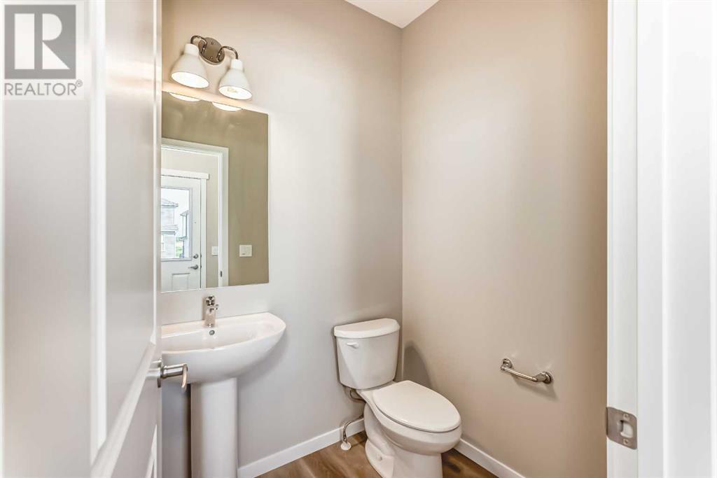 Single Family House for Sale in  Hotchkiss Drive SE Hotchkiss Calgary 