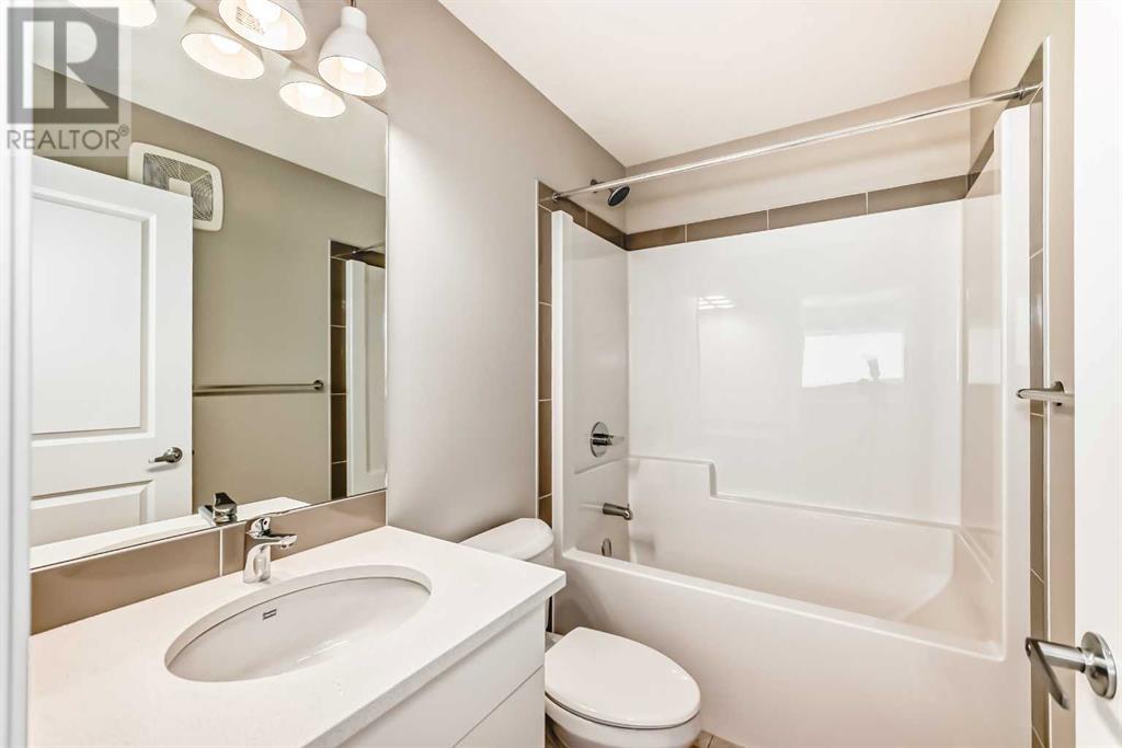 Single Family House for Sale in  Hotchkiss Drive SE Hotchkiss Calgary 