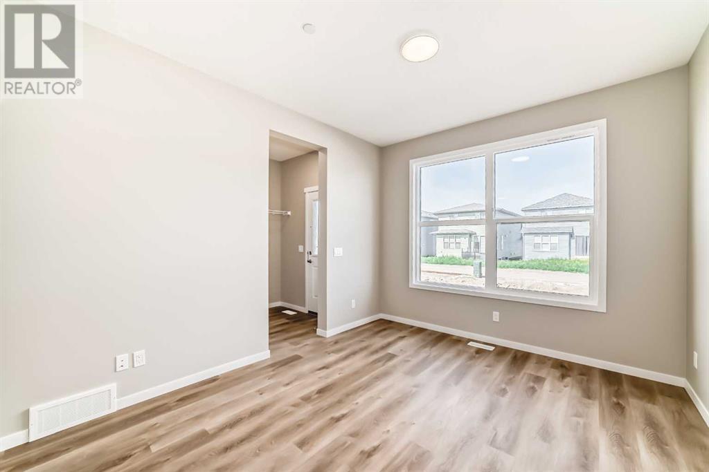 Single Family House for Sale in  Hotchkiss Drive SE Hotchkiss Calgary 