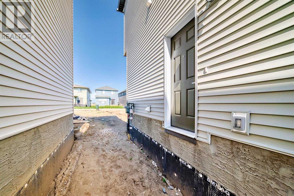 Single Family House for Sale in  Hotchkiss Drive SE Hotchkiss Calgary 