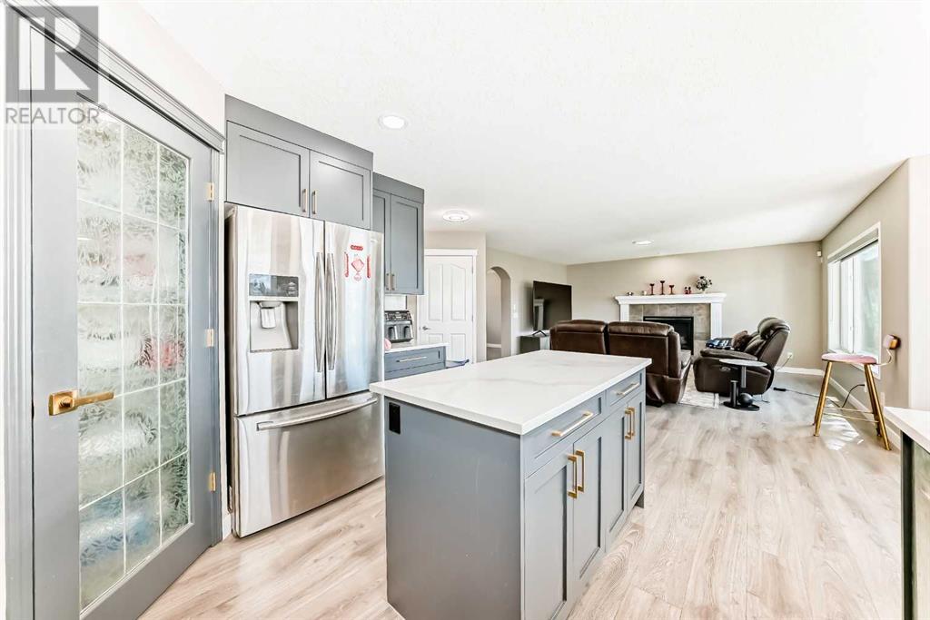 Single Family House for Sale in  Edgeridge Circle NW Edgemont Calgary 