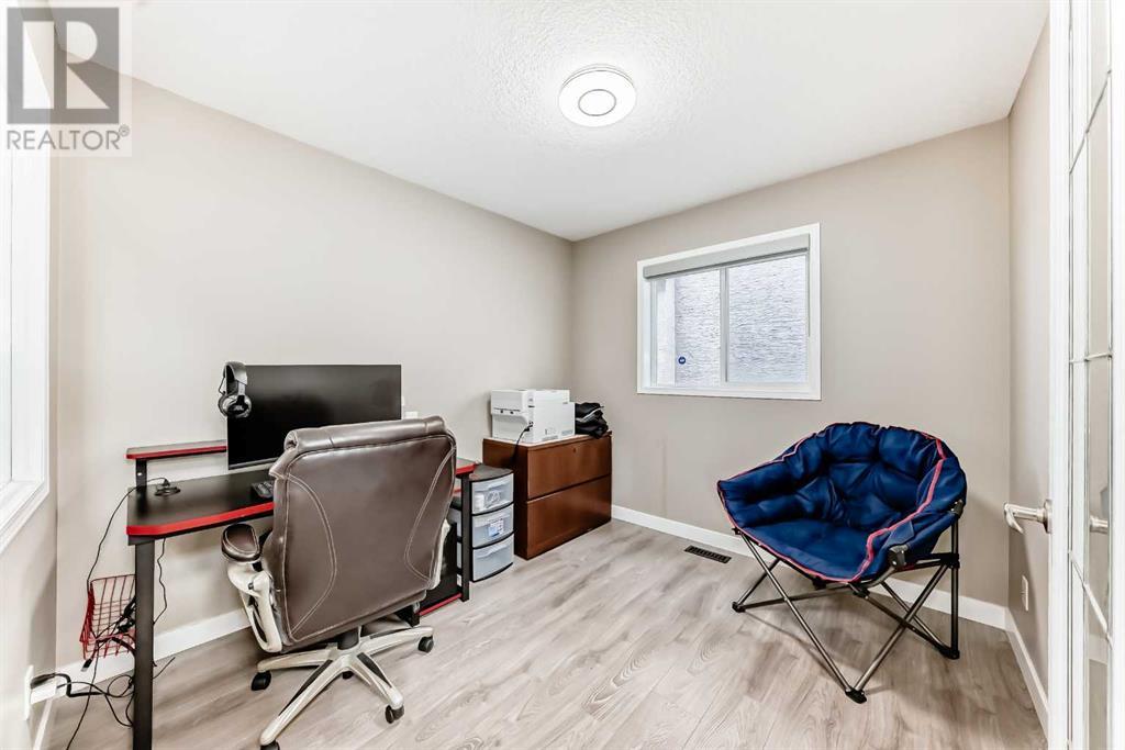 Single Family House for Sale in  Edgeridge Circle NW Edgemont Calgary 