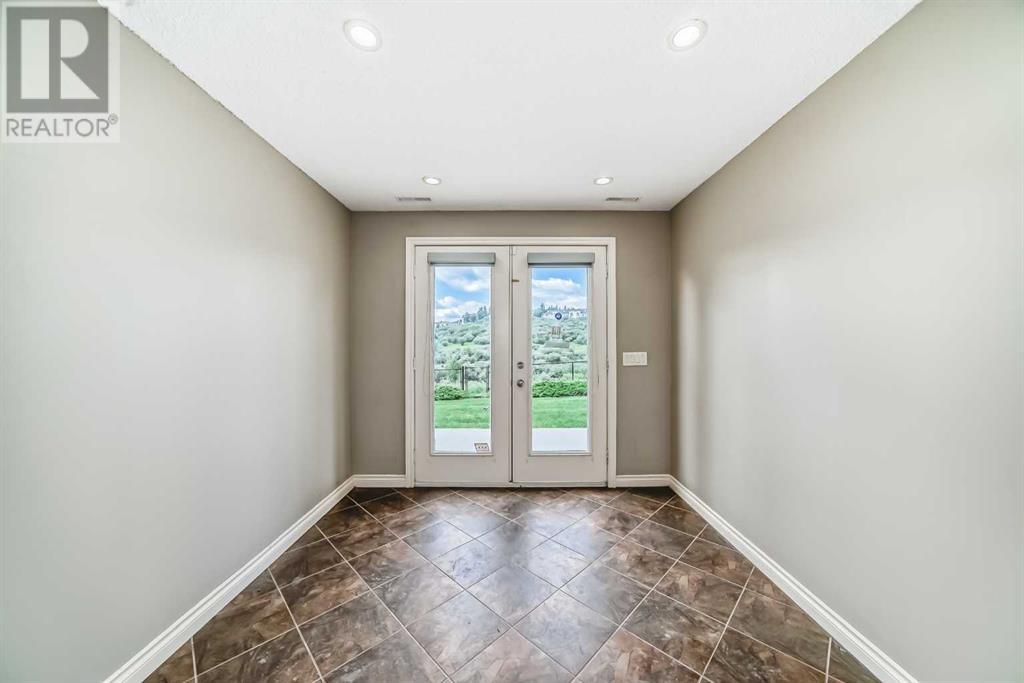 Single Family House for Sale in  Edgeridge Circle NW Edgemont Calgary 
