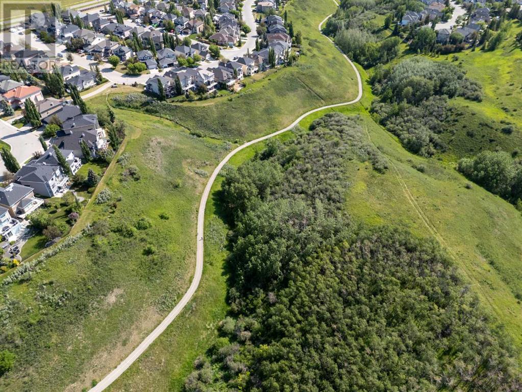 Single Family House for Sale in  Edgeridge Circle NW Edgemont Calgary 
