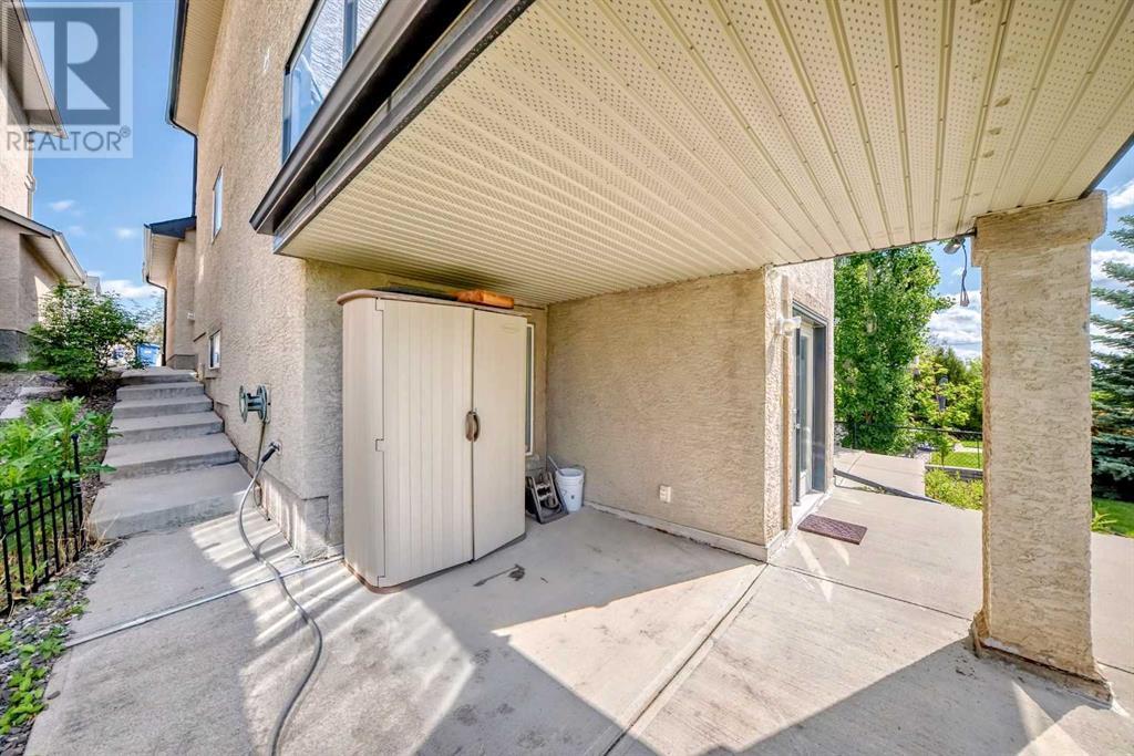 Single Family House for Sale in  Edgeridge Circle NW Edgemont Calgary 
