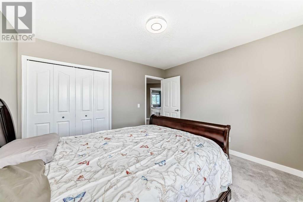 Single Family House for Sale in  Edgeridge Circle NW Edgemont Calgary 