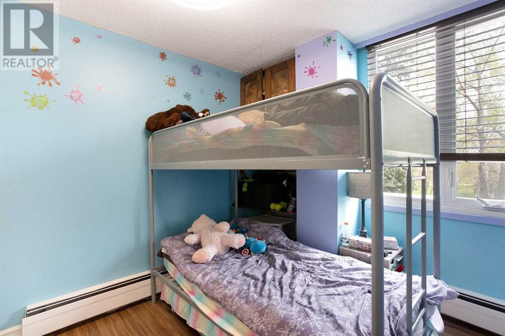 Single Family House for Sale in   Dalton Drive NW Dalhousie Calgary 