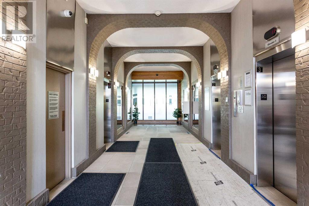 Single Family House for Sale in   Dalton Drive NW Dalhousie Calgary 