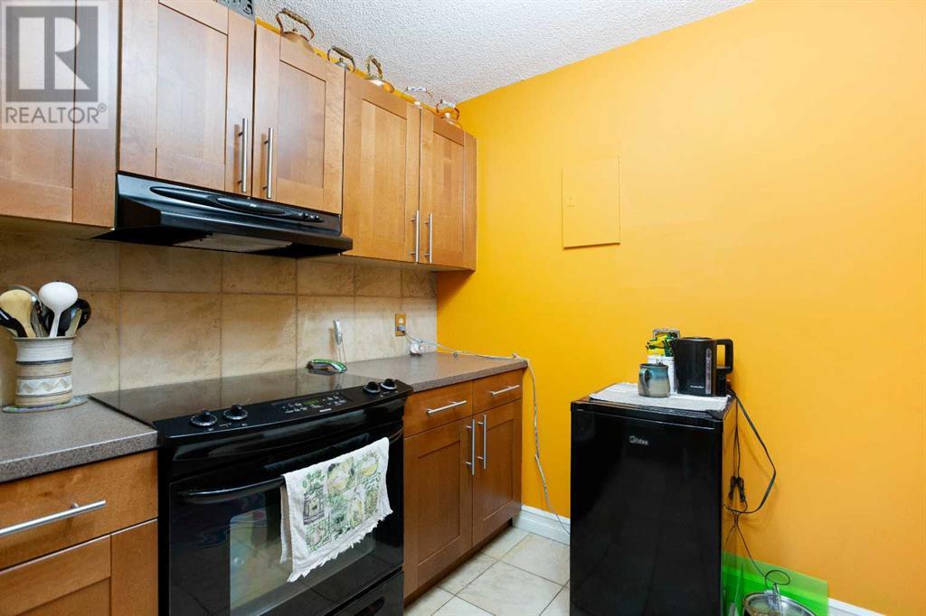 Single Family House for Sale in   Dalton Drive NW Dalhousie Calgary 