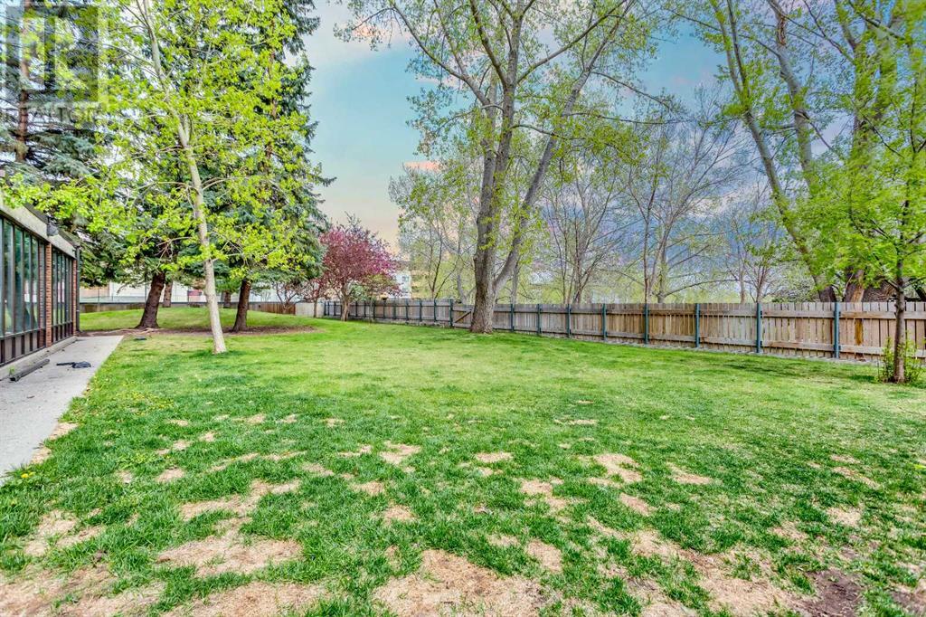 Single Family House for Sale in   Dalton Drive NW Dalhousie Calgary 