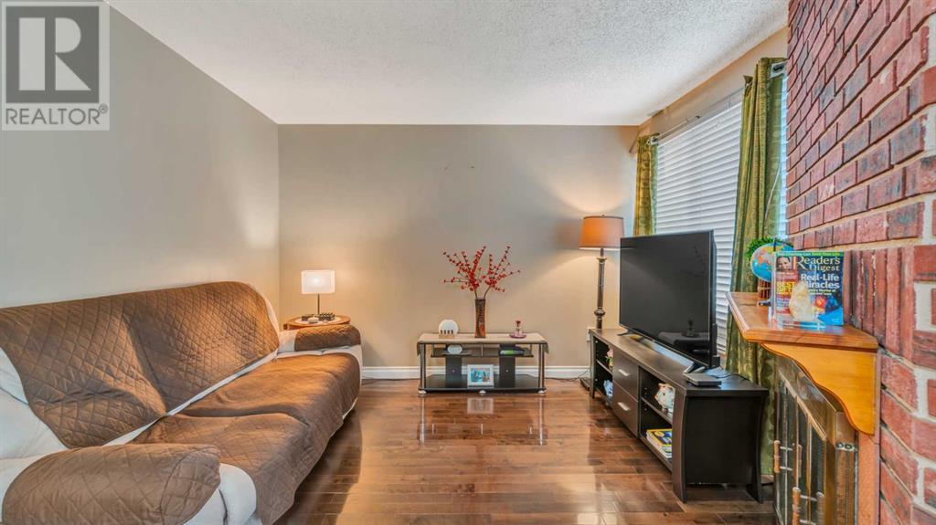 Single Family House for Sale in    Street NE Rundle Calgary 