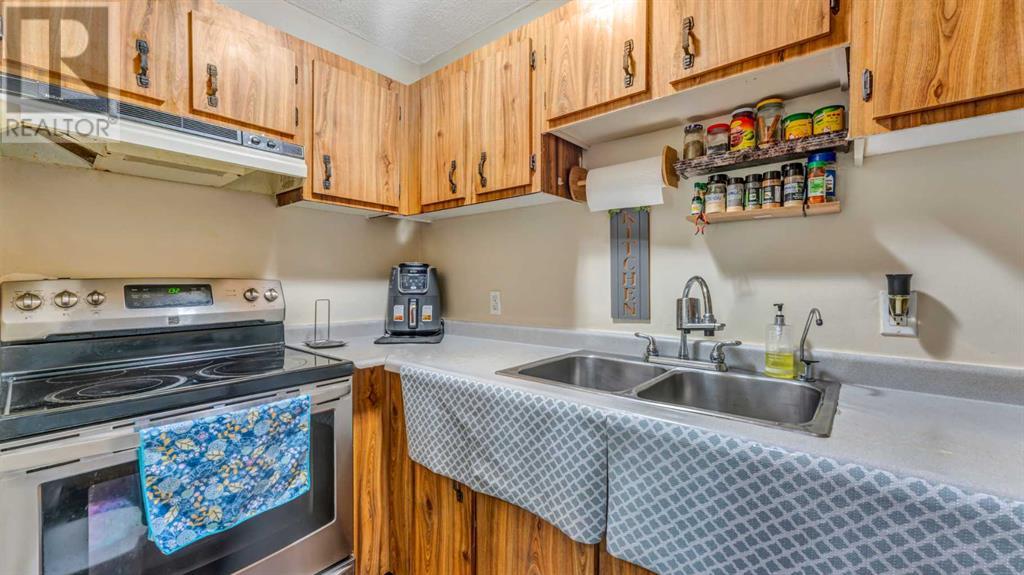Single Family House for Sale in    Street NE Rundle Calgary 
