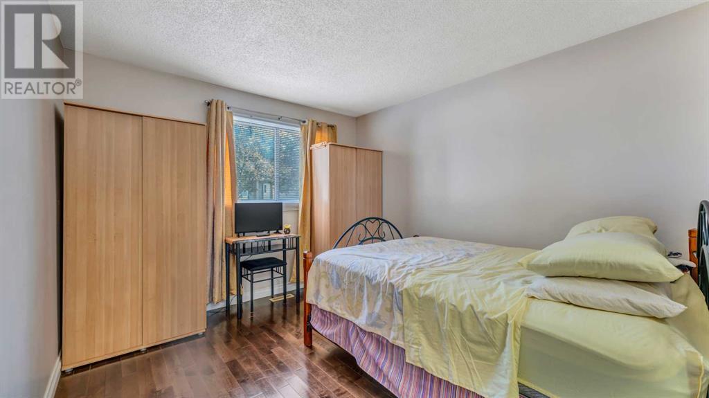 Single Family House for Sale in    Street NE Rundle Calgary 
