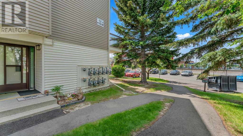 Single Family House for Sale in    Street NE Rundle Calgary 