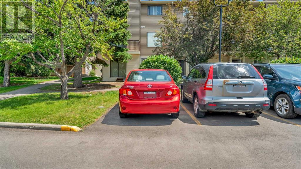 Single Family House for Sale in    Street NE Rundle Calgary 