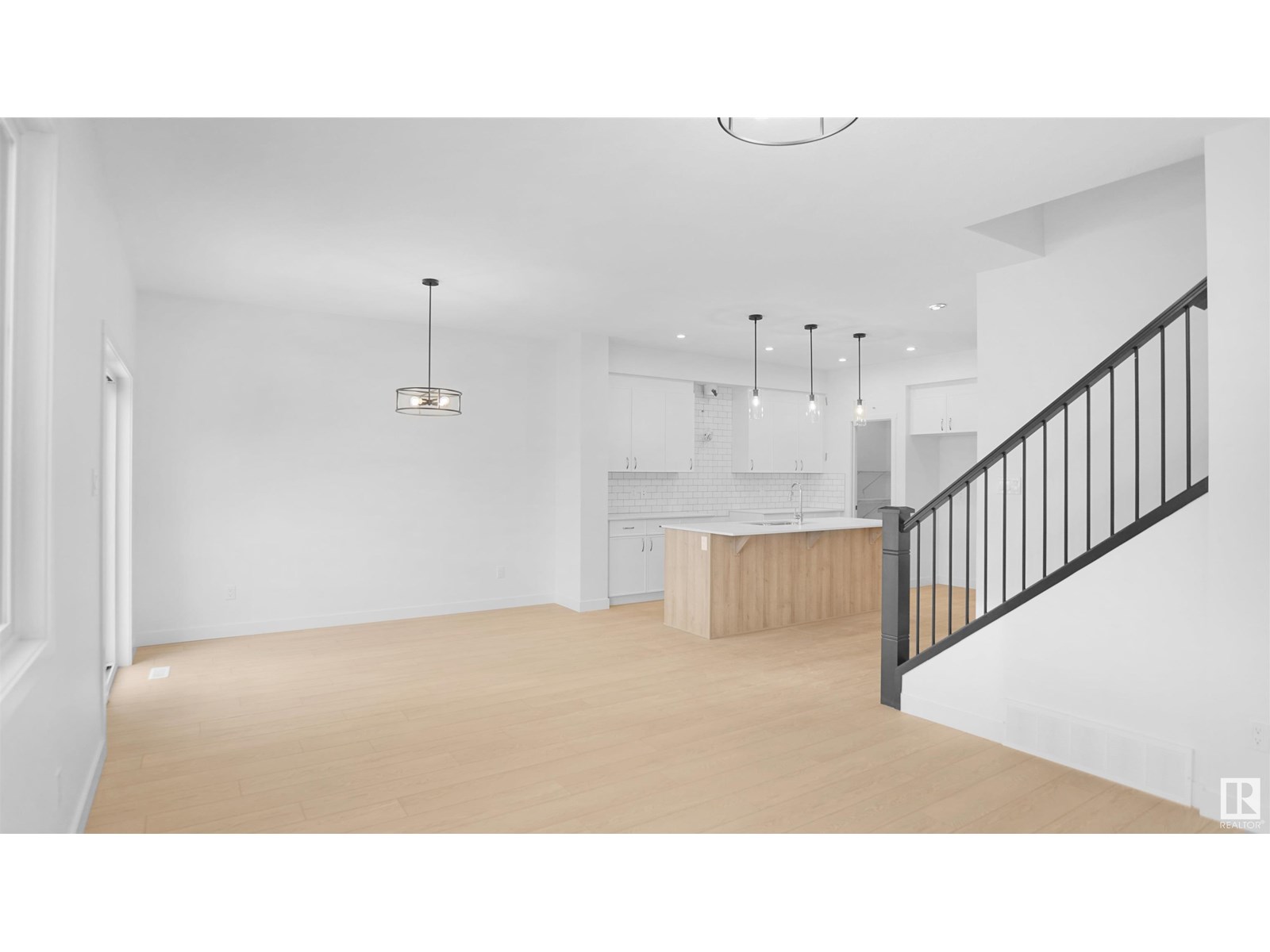 Photo 6 of 4715 Kinney Rd Sw, Edmonton AB