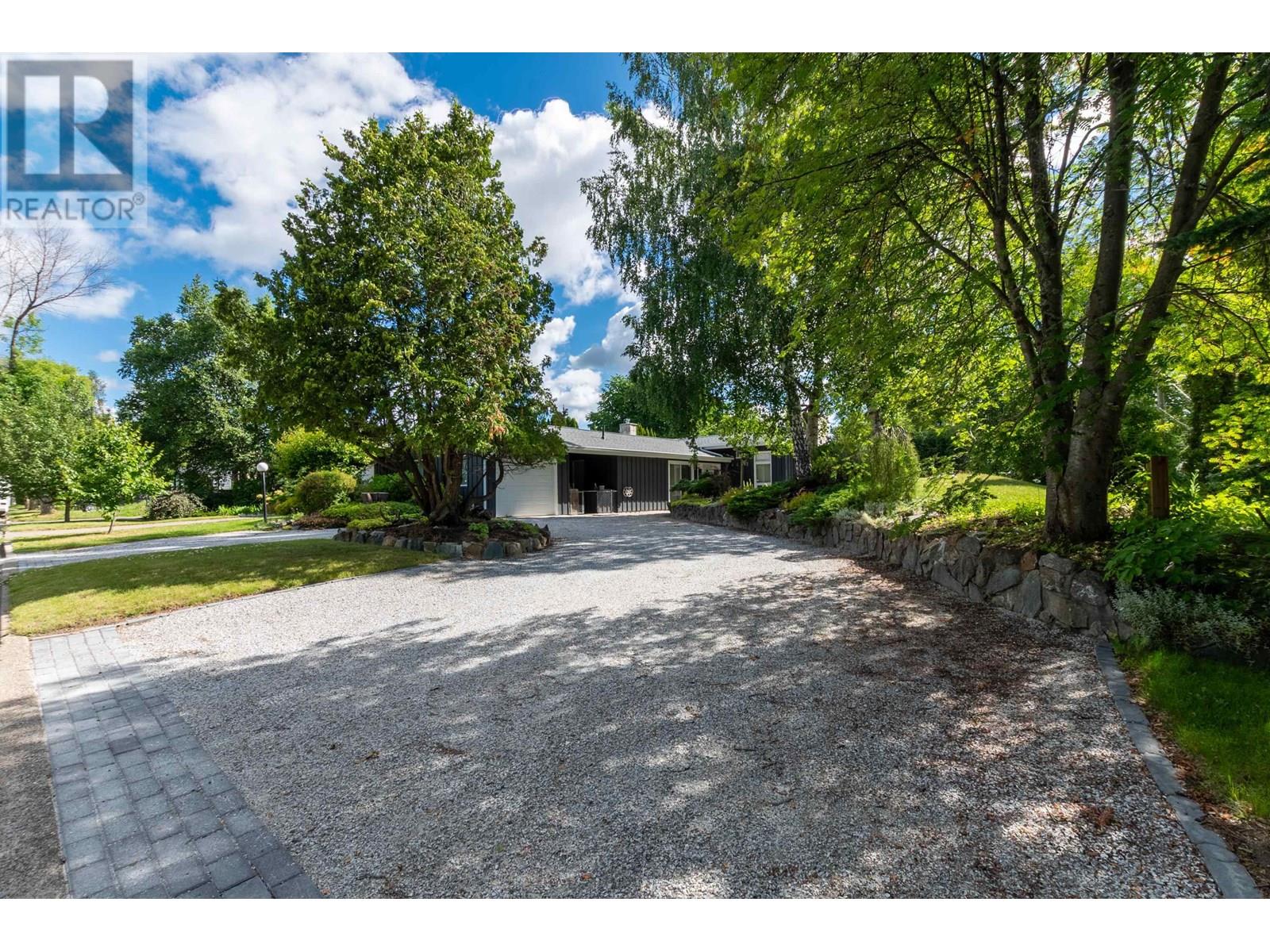 Photo 5 of 1462 Ash Street, Prince George BC