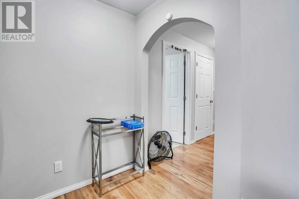 Single Family House for Sale in  Taravista Gardens NE Taradale Calgary 