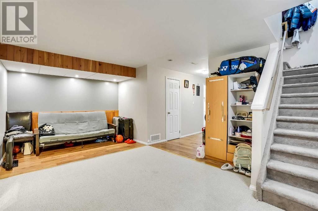 Single Family House for Sale in  Taravista Gardens NE Taradale Calgary 