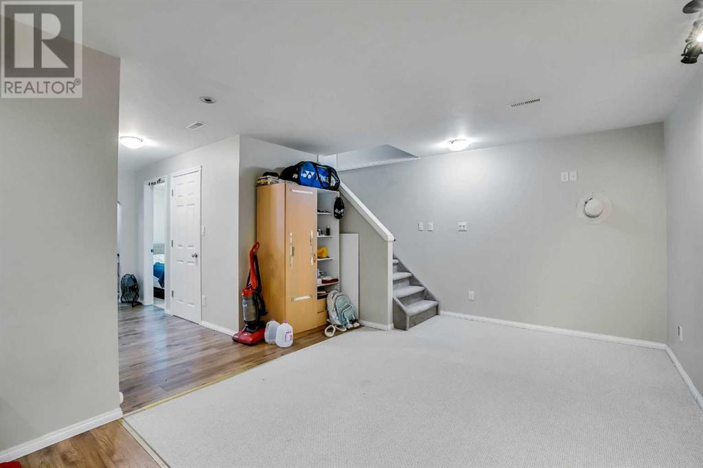 Single Family House for Sale in  Taravista Gardens NE Taradale Calgary 