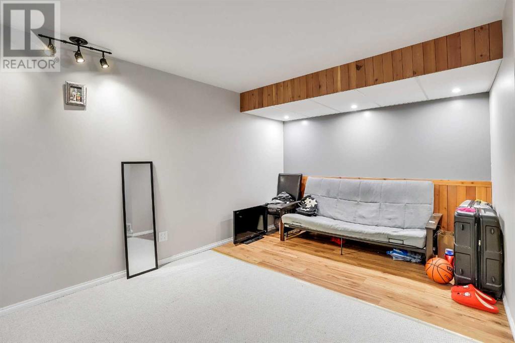 Single Family House for Sale in  Taravista Gardens NE Taradale Calgary 