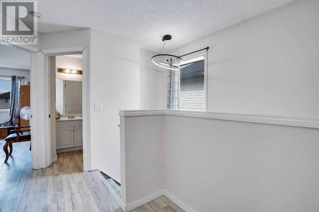 Single Family House for Sale in  Taravista Gardens NE Taradale Calgary 