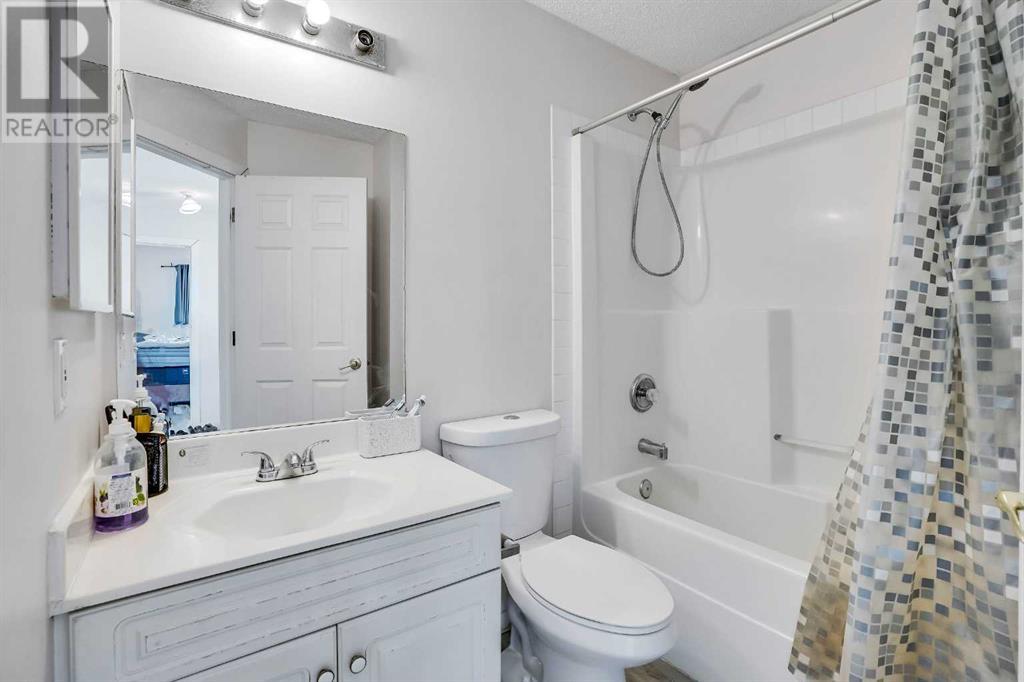 Single Family House for Sale in  Taravista Gardens NE Taradale Calgary 