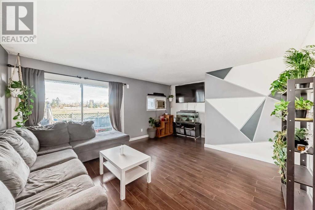 Single Family House for Sale in   Templehill Drive NE Temple Calgary 