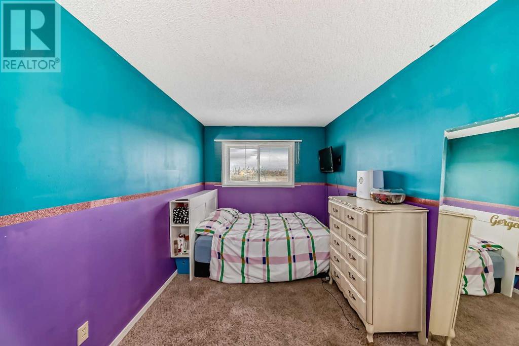 Single Family House for Sale in   Templehill Drive NE Temple Calgary 