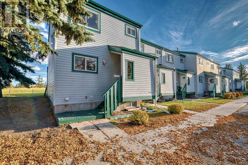 Single Family House for Sale in   Templehill Drive NE Temple Calgary 