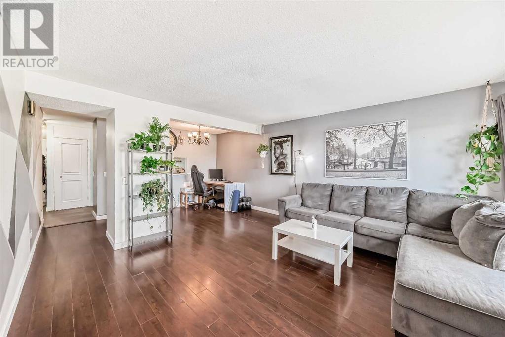 Single Family House for Sale in   Templehill Drive NE Temple Calgary 
