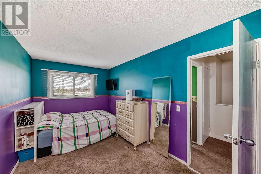 Single Family House for Sale in   Templehill Drive NE Temple Calgary 