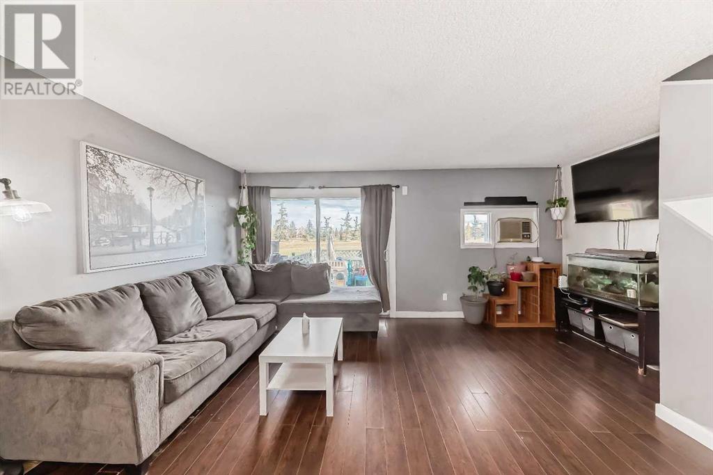 Single Family House for Sale in   Templehill Drive NE Temple Calgary 