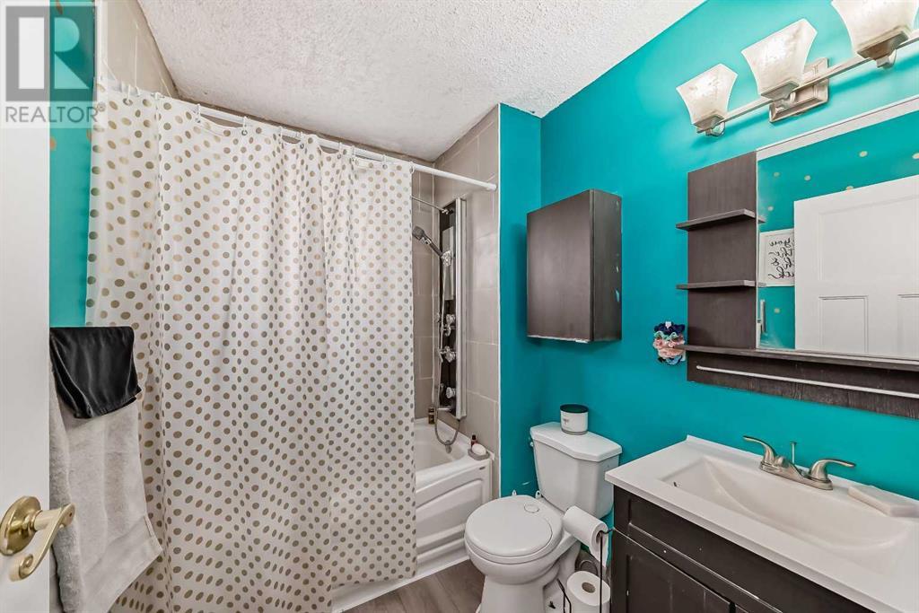 Single Family House for Sale in   Templehill Drive NE Temple Calgary 