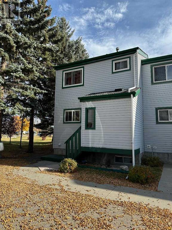 Single Family House for Sale in   Templehill Drive NE Temple Calgary 